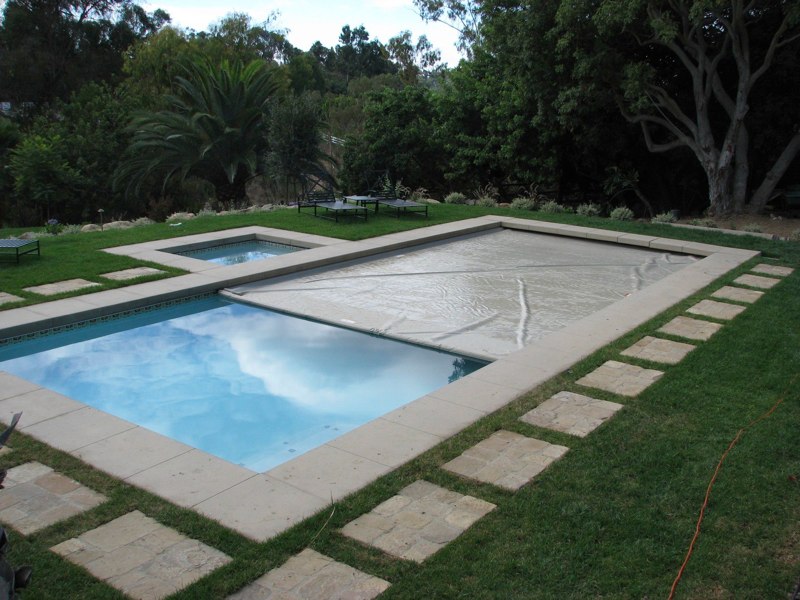 Swimming_Pool_Covers_Canada