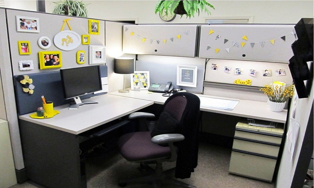 Effective Ways to Decorate Your Work Place